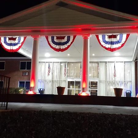 Americas Best Value Inn Phenix City Bagian luar foto