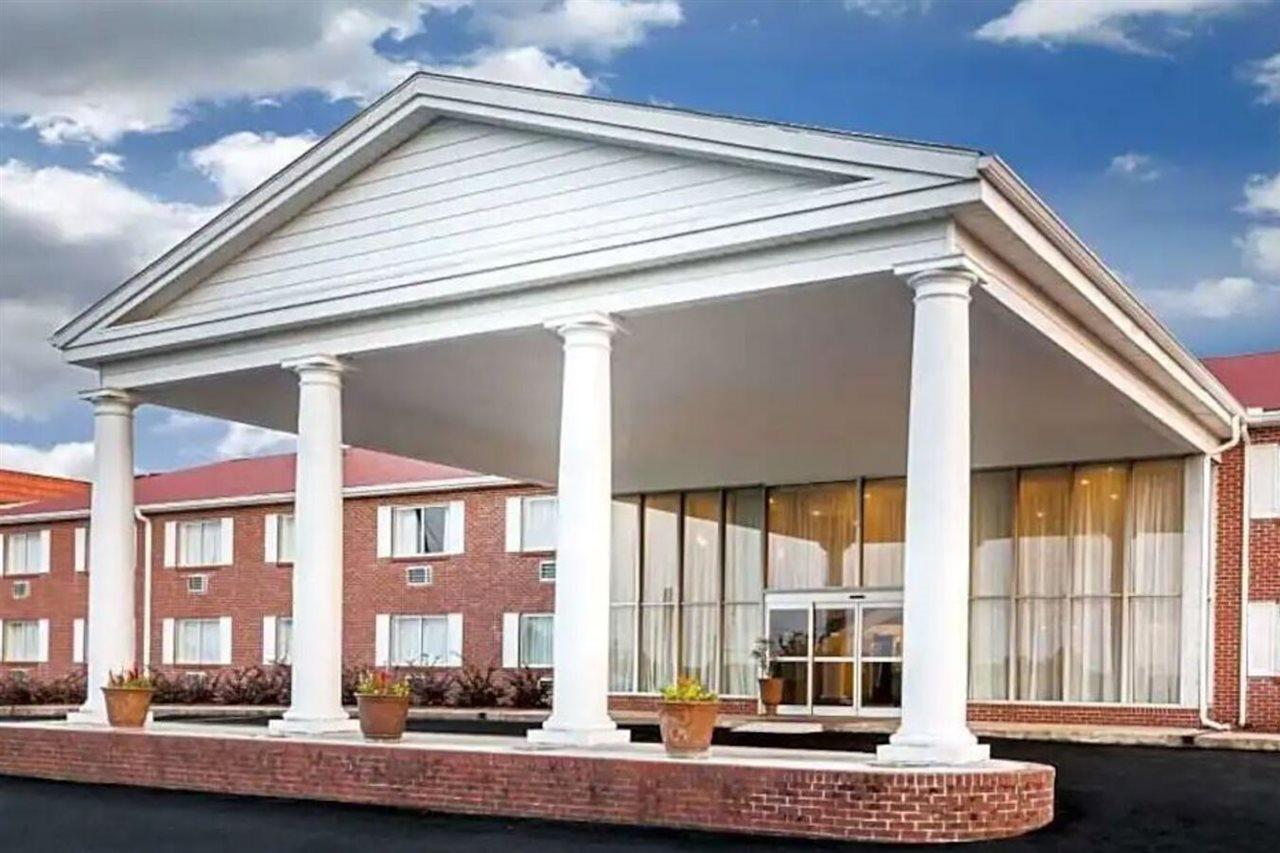 Americas Best Value Inn Phenix City Bagian luar foto
