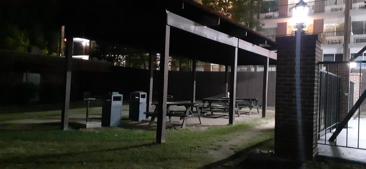Americas Best Value Inn Phenix City Bagian luar foto