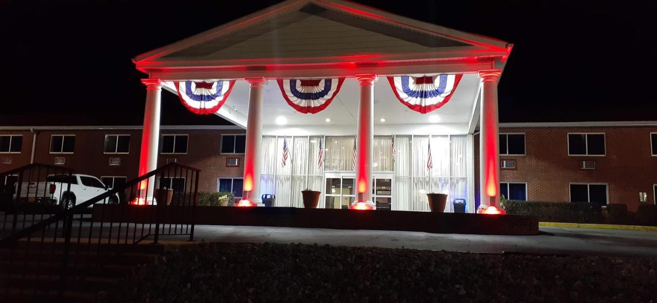Americas Best Value Inn Phenix City Bagian luar foto