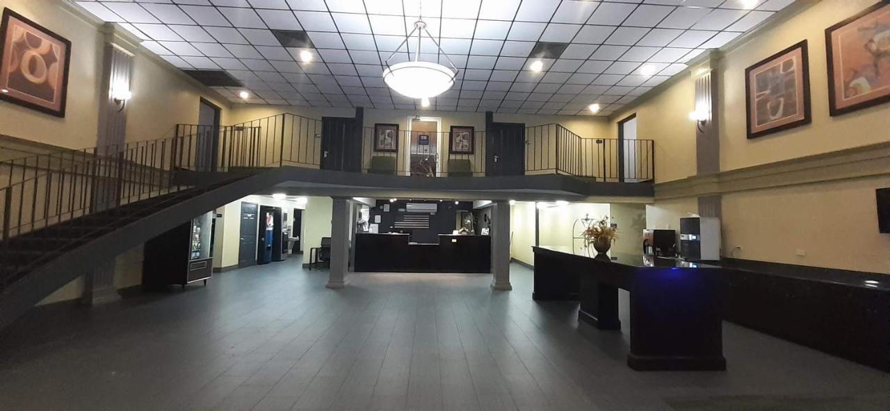 Americas Best Value Inn Phenix City Bagian luar foto